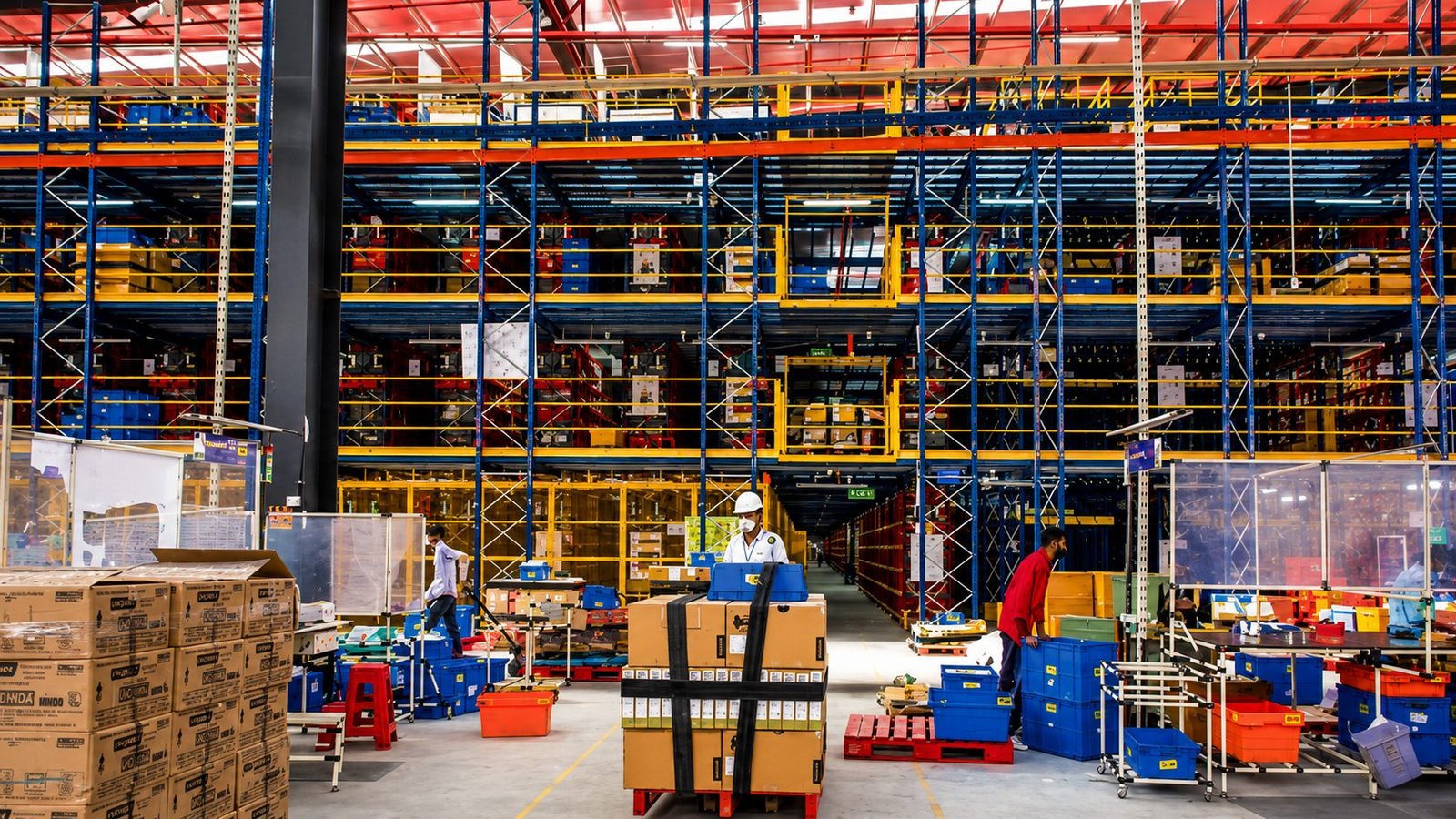 E-commerce fulfilment centre storage